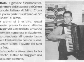 In questa foto, presa da Strumenti e Musica del Maggio 1998, vediamo il M° Ruffolo all''opera con la tecnologia Musictech che utilizza da sempre.